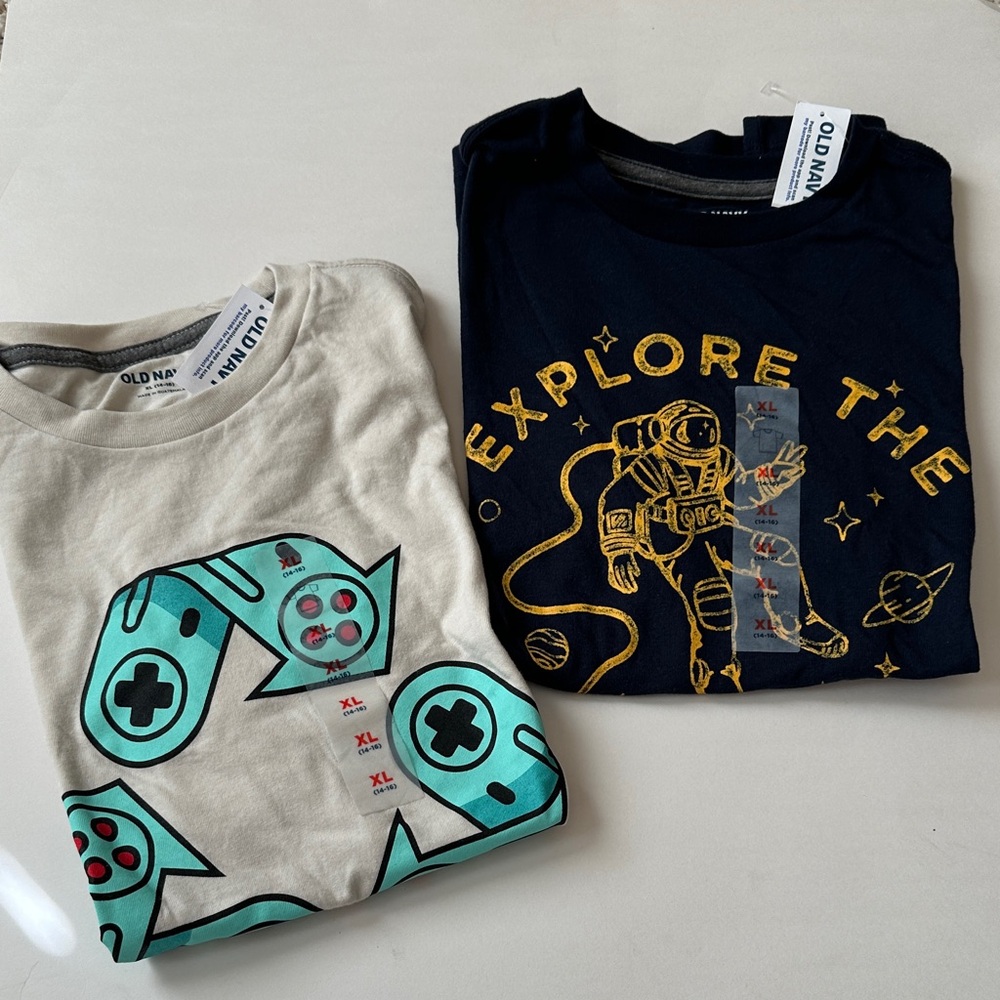 Old Navy sets of 2 Kids graphic Tees - Cream and Navy Sz XL